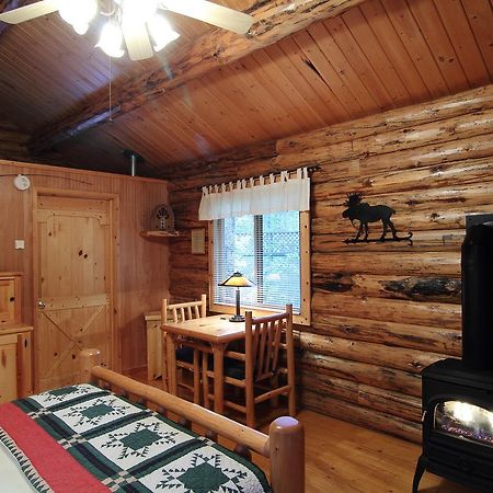 Silverwolf Log Chalets Coram Exterior photo
